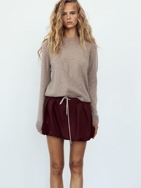 Zara Balloon Mini Skirt in Burgundy
